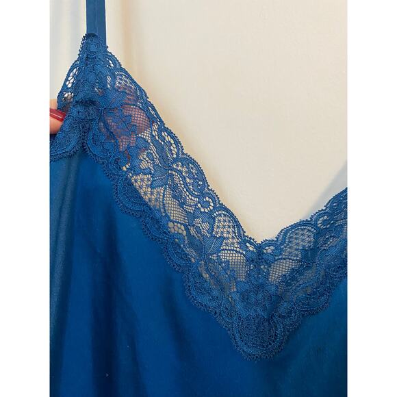 Intimissimi Lace and Silk V-neck Top cami in sapphire blue women's sz. Large - Picture 3 of 6